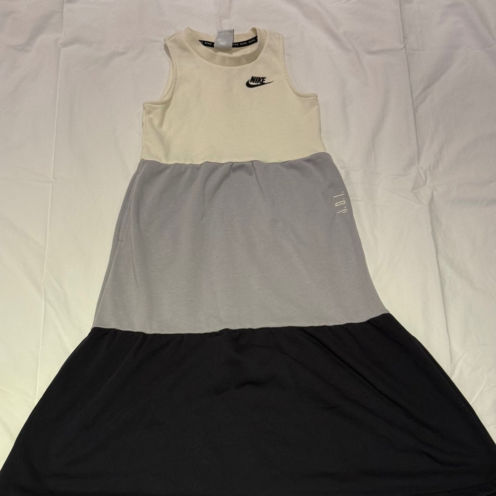 Nike Sportswear Colorblock Tiered Maxi Dress Cream Grey Black JDI‎ Womens Small